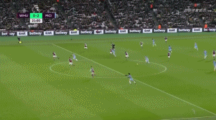 内蒙古多地滑雪场“开板”迎客，冬季旅游迅速升温