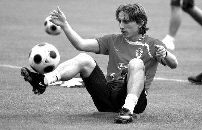 21世纪戴帽的巴萨球员：梅西48次断档领先，莱万4次跻身前五